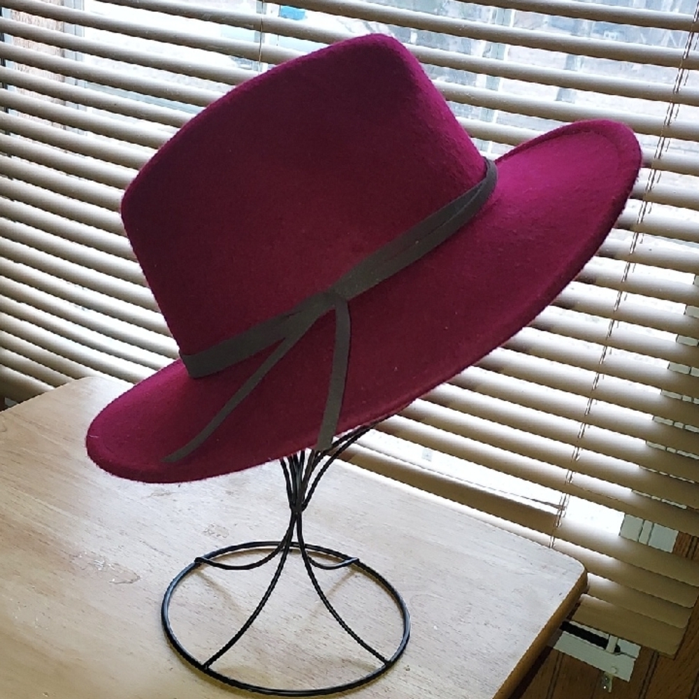 Chic Deep Fuchsia Hat with Brand Felt Band
